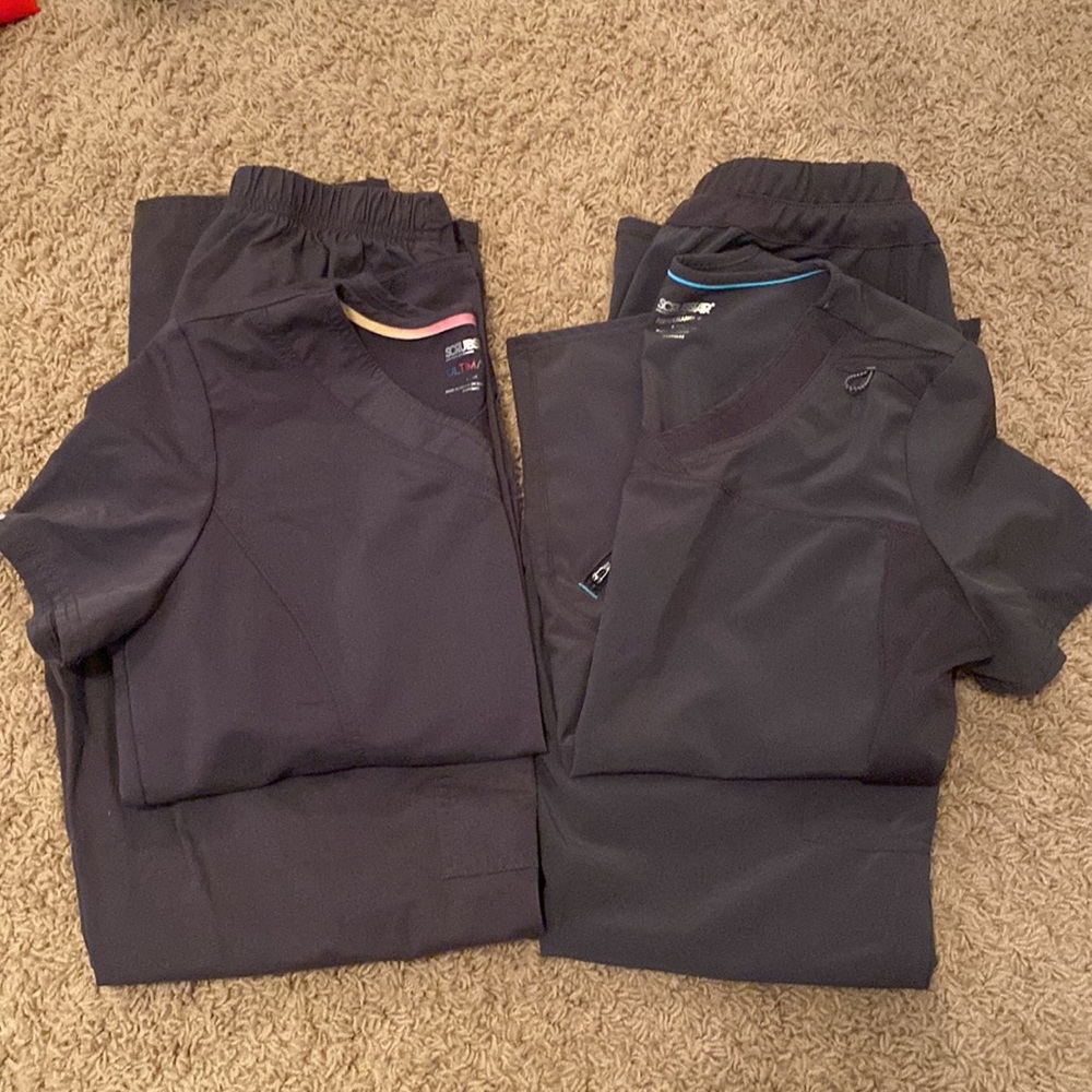 ScrubStar Scrubs Set of 2